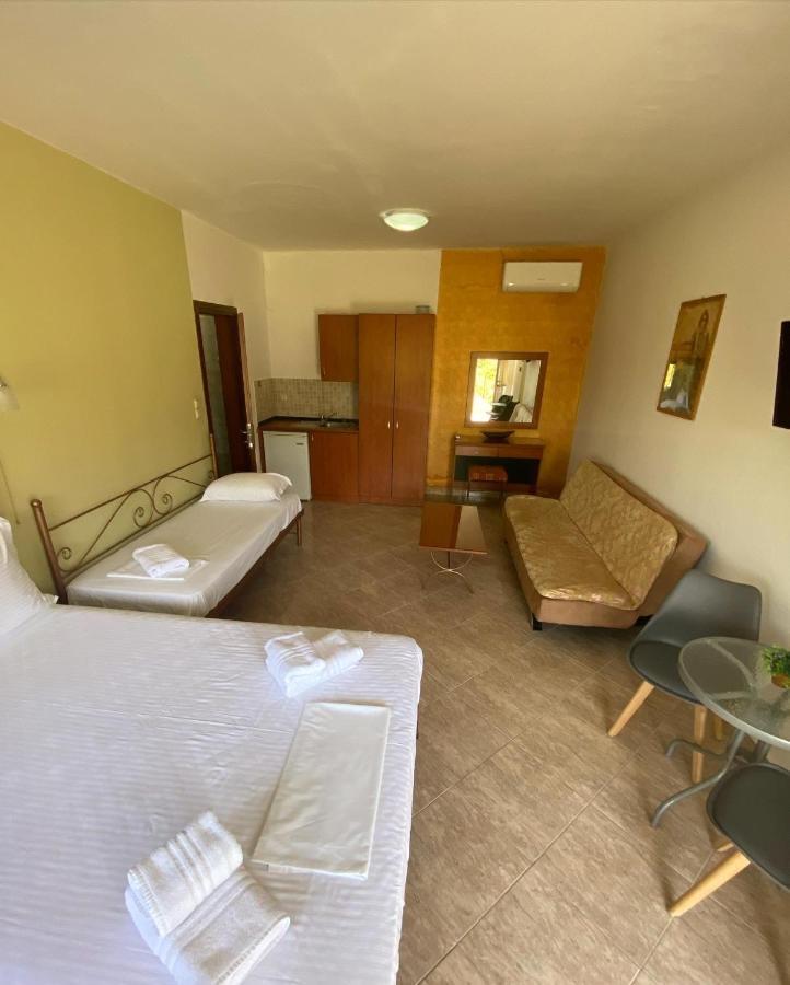Guesthouse Anestis Ángistron Buitenkant foto