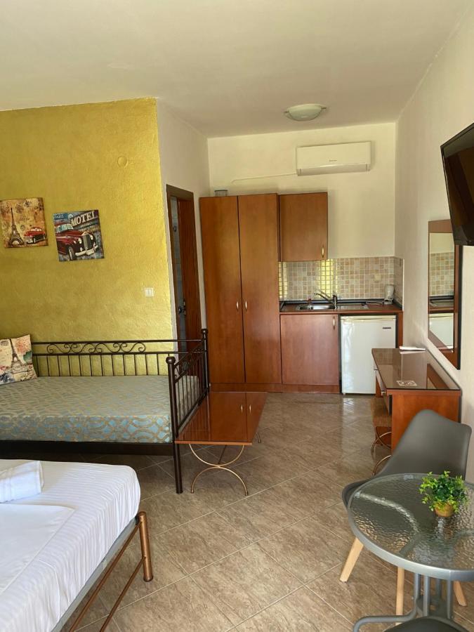 Guesthouse Anestis Ángistron Buitenkant foto
